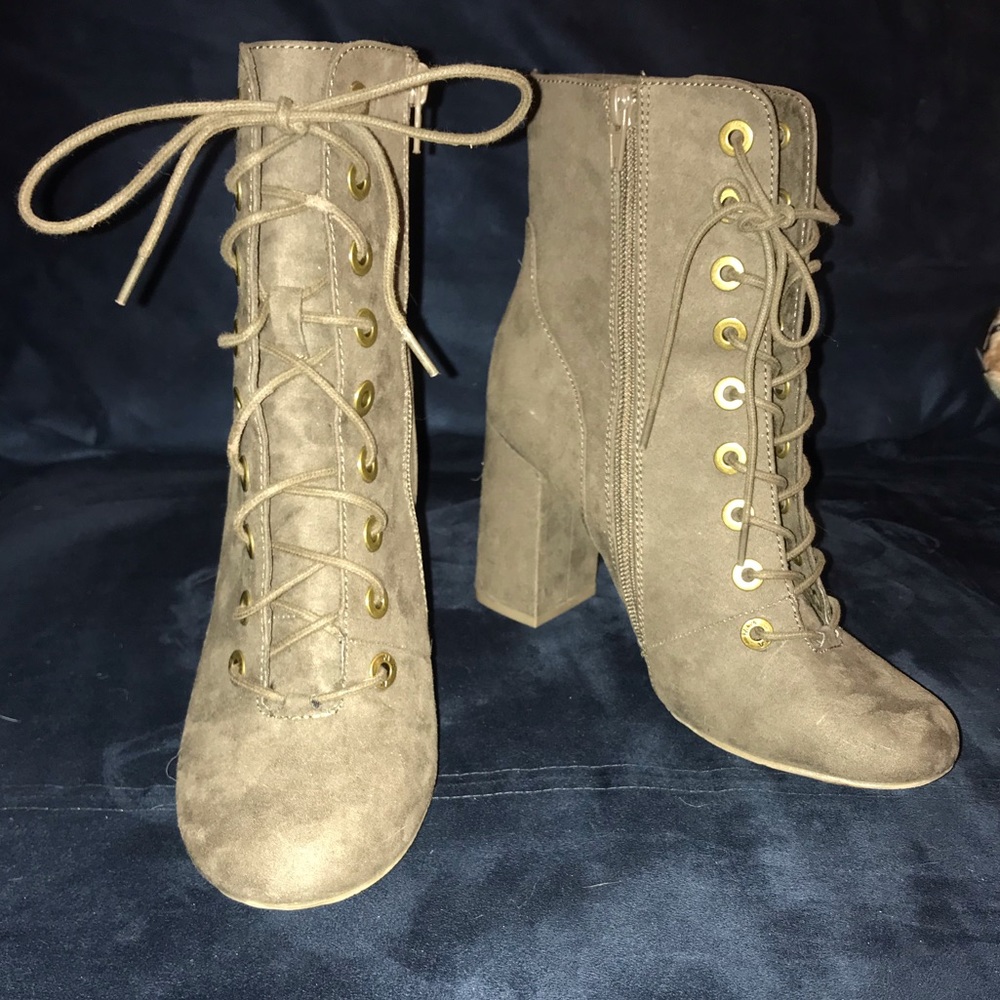 Suede Lace Up Boots -Tan/Grey